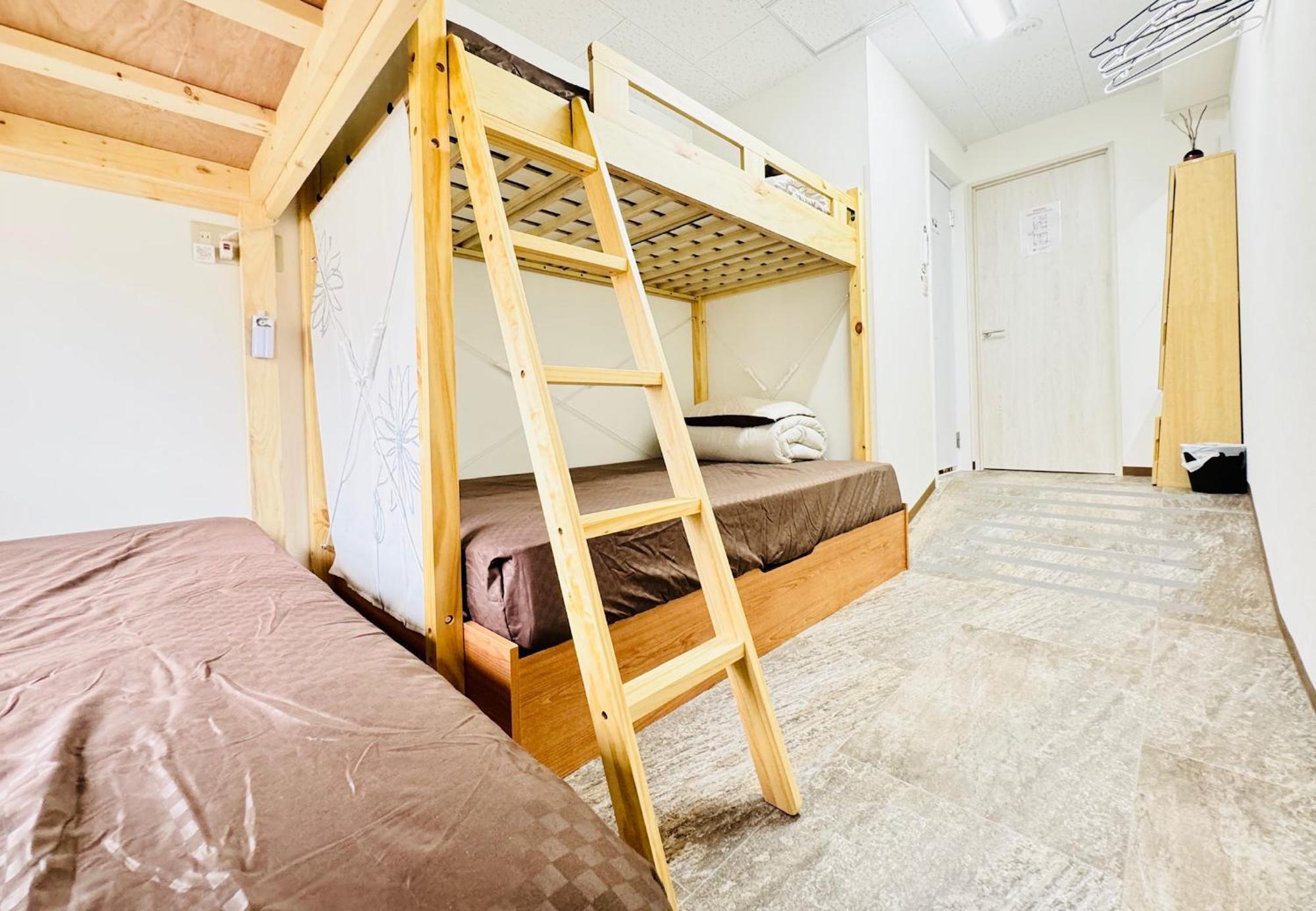 Guest House B'S Fiveⅱ Осака Экстерьер фото